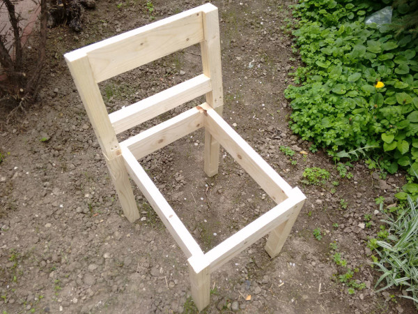 Building-a-garden-chair