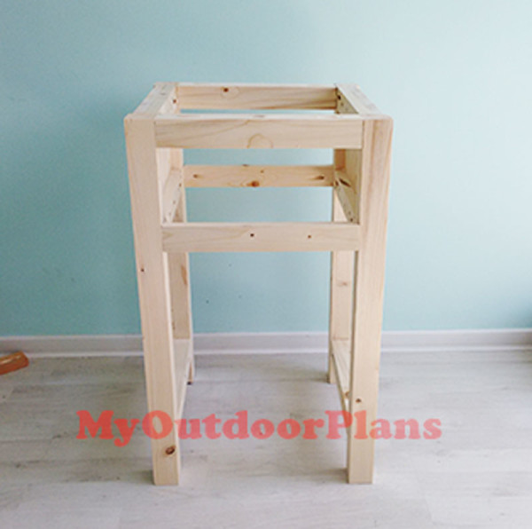 Building-the-frame-of-the-nightstand