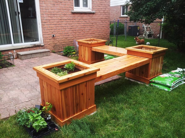 DIY Corner Planter Bench  MyOutdoorPlans  Free Woodworking Plans and 