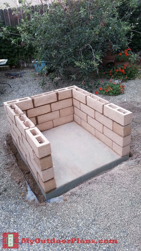 Building-the-base-of-the-brick-oven
