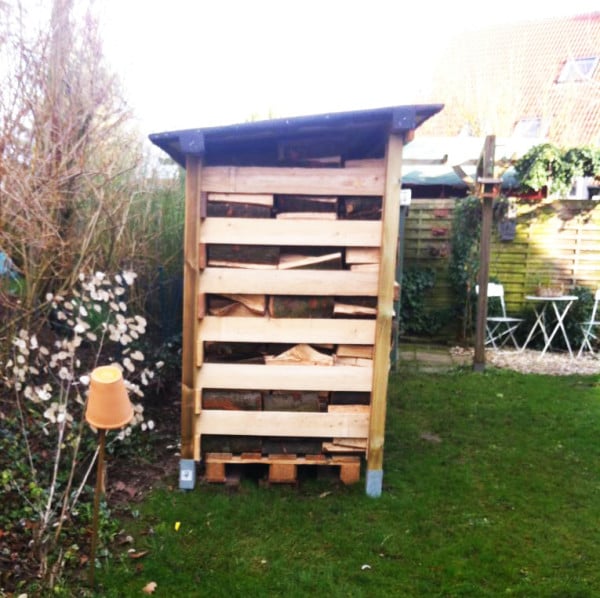 Firewood storage made from pallets hot sale