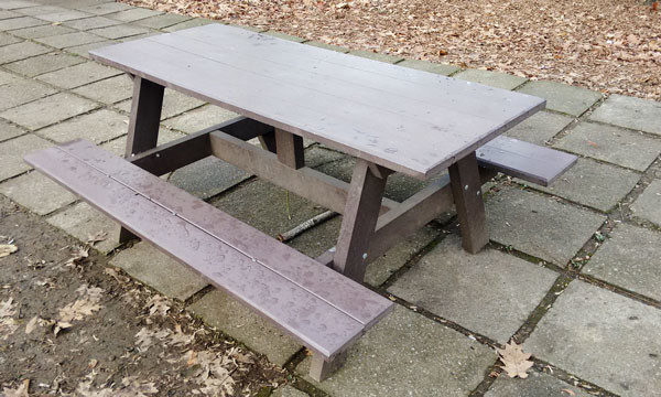 DIY-Picnic-Table