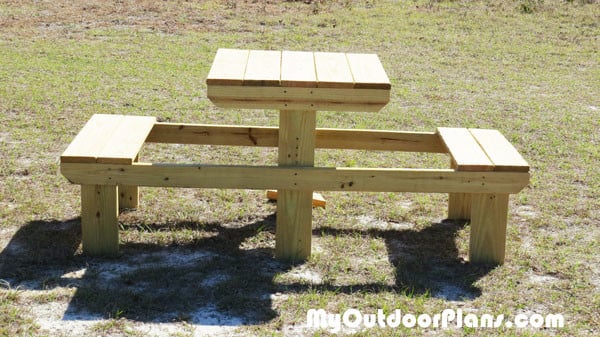 DIY-Two-Person-Picnic-Table