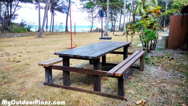 DIY-Picnic-Table-with-Benches