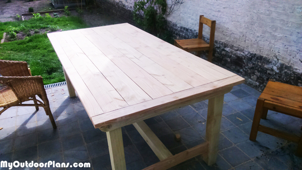 DIY-Wood-Outdoor-Table