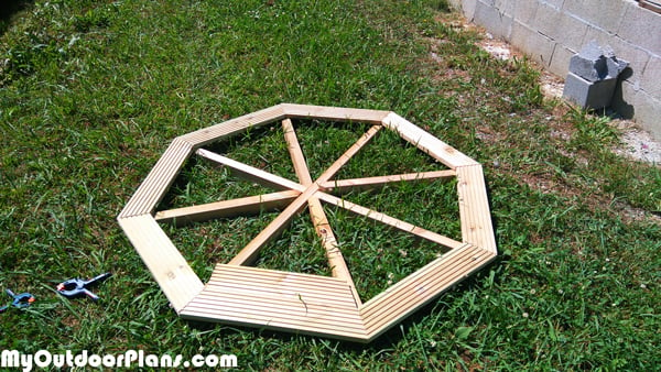 Building-the-octagonal-tabletop