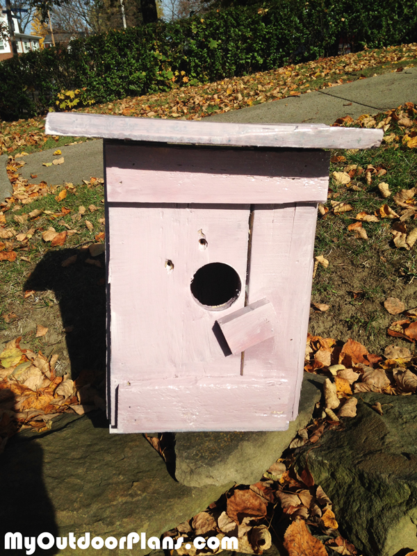 diy-simple-pallet-birdhouse