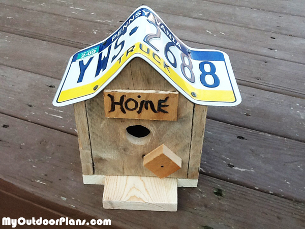 license-plate-birdhouse