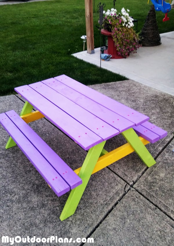 Building-a-kids-picnic-table