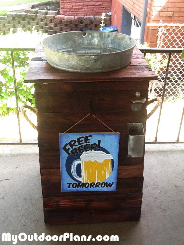 DIY-Galvanized-Ice-Bucket-Beer-Stand
