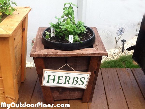 Wood-Herb-Planter