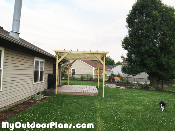 Wooden-Backyard-Pergola-Plans