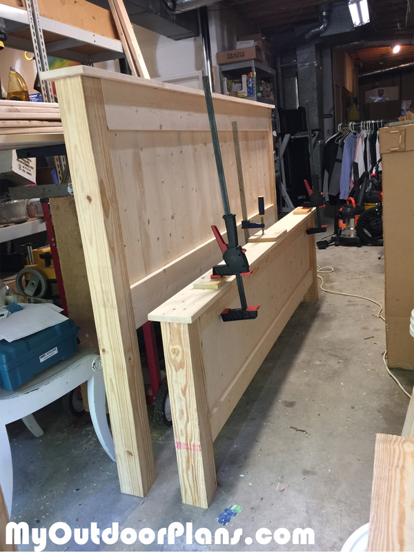 Assembling-the-farmhouse-bed