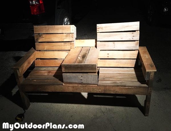 DIY Pallet Double Chair Bench with Table | MyOutdoorPlans ...