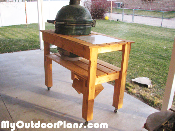 Building-a-wood-green-egg-table