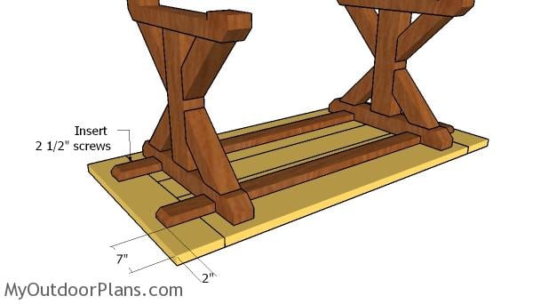 Attaching the tabletop