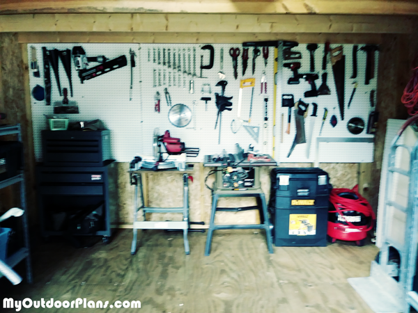 DIY-Barn-shed-with-porch