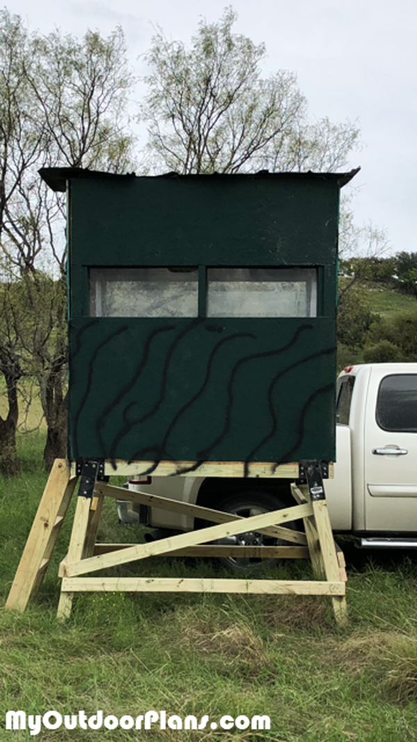 Building-a-deer-stand