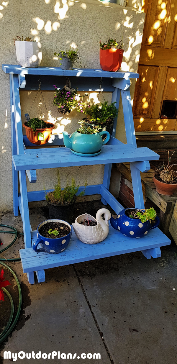 DIY-Outdoor-Plant-Stand