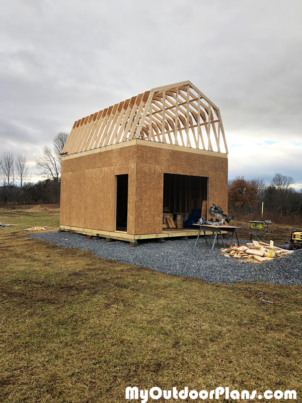 Building-the-roof-for-the-16x20-barn-shed