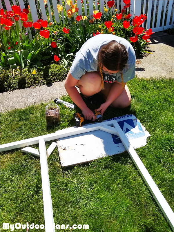 Assembling-the-catio-panels