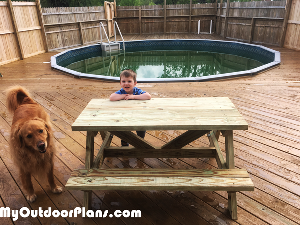 How-to-build-a-child-picnic-table