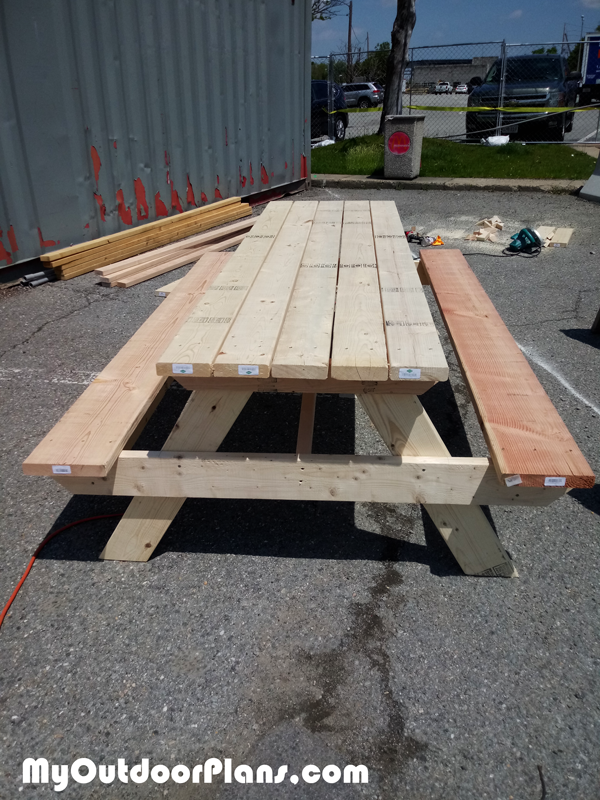 Build-a-picnic-table-8-ft