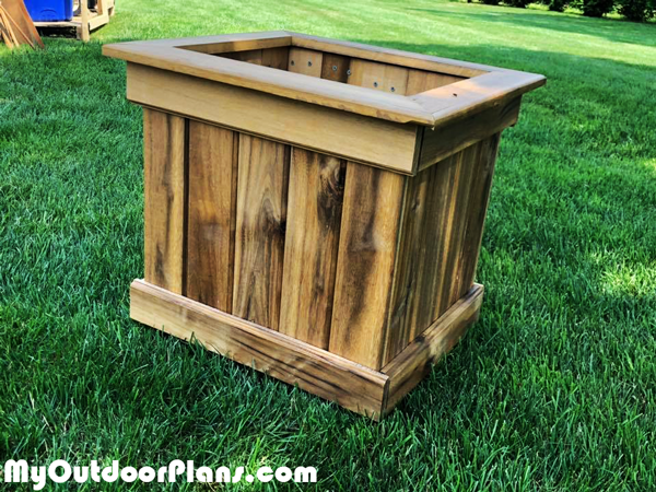 Building-a-wooden-planter