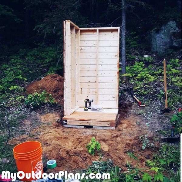 Assembling-the-walls-of-the-outhouse
