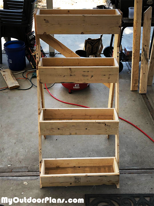 Building-a-3-tier-planter-stand