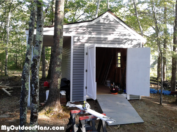 DIY-Shed-with-porch