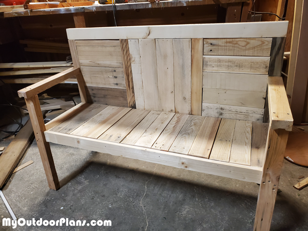 2x4-Garden-Bench---DIY-Project