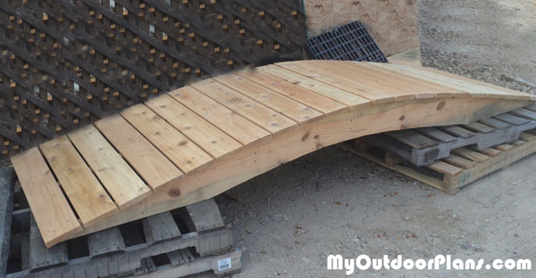 DIY Garden Bridge MyOutdoorPlans Free Woodworking ...