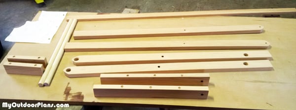 DIY Folding TV Tray | MyOutdoorPlans | Free Woodworking 