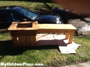 DIY-Small-bench-with-planter