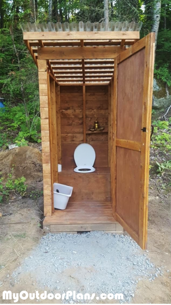 wooden outhouse - diy project myoutdoorplans free