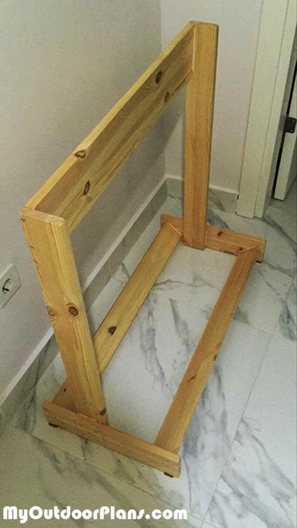 Wood Guitar Stand – DIY Project