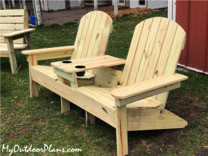 Adirondack-bench-with-table