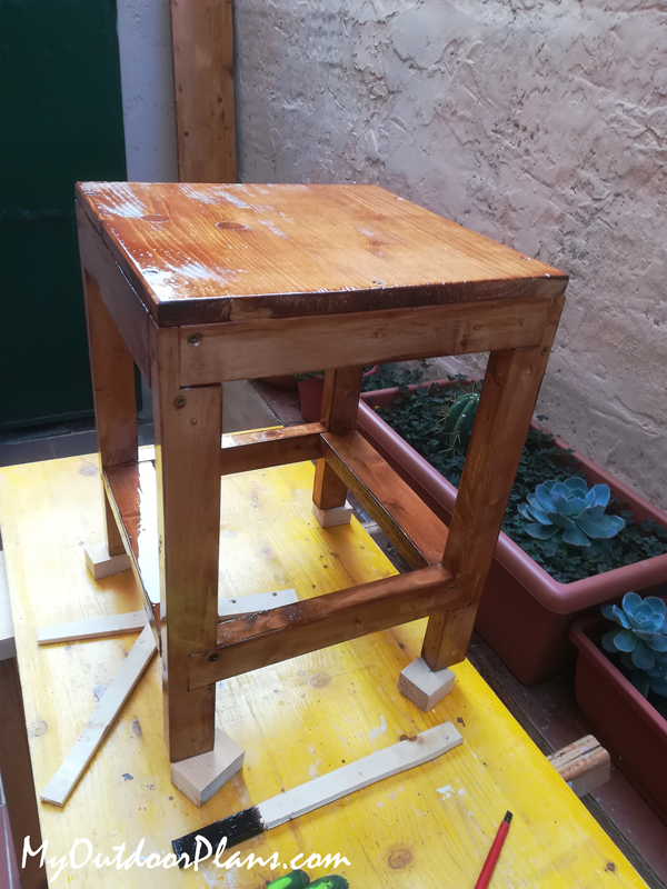 Build-a-simple-stool