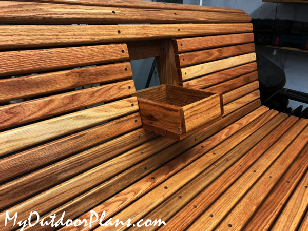 Center-console-for-swing-bench