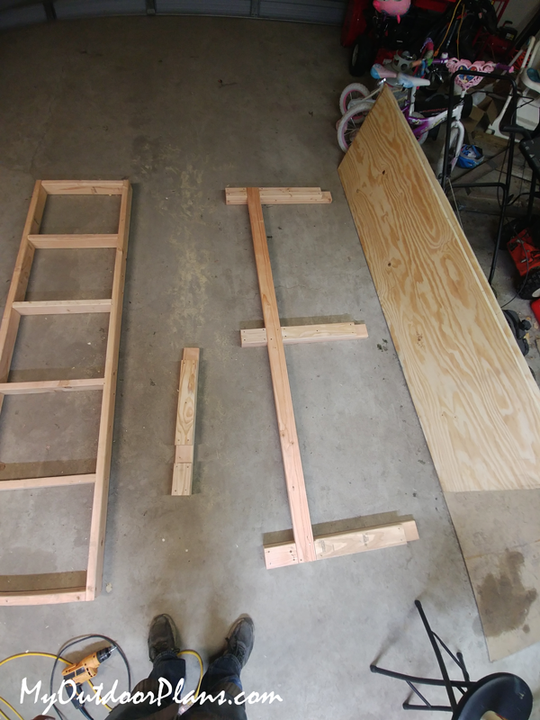 Building-the-frame-for-the-tabletop-frame
