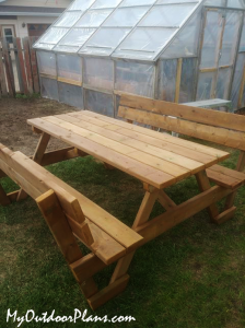 DIY-Picnic-Table-with-Backrests