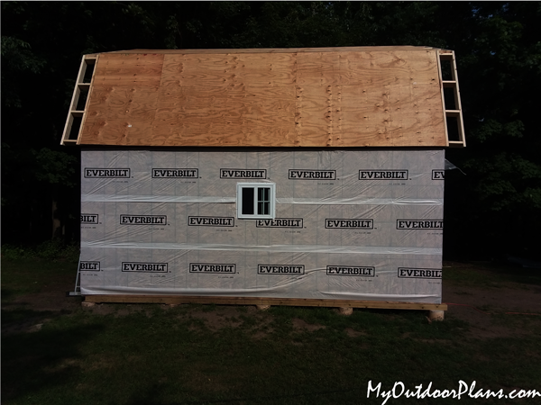 Fitting-the-overhangs-to-the-large-barn-shed