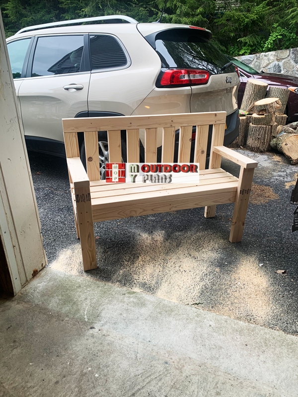 DIY Project – 2×4 Outside Bench