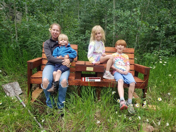 DIY-Double-chair-bench---family-pic